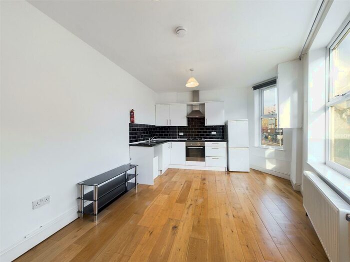 1 Bedroom Flat To Rent In Hoe Street, London, E17