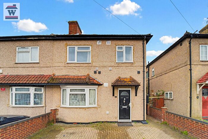 3 Bedroom Semi Detached House For Sale In Spring Grove Crescent, Hounslow, TW3