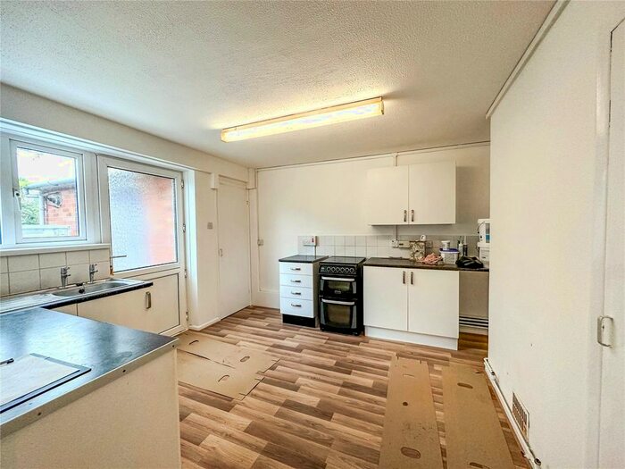 2 Bedroom Flat To Rent In Stuart Close, Gorleston, Great Yarmouth, Norfolk, NR31