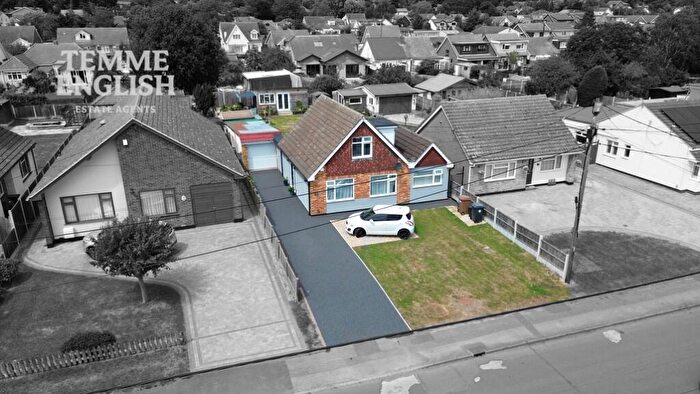 3 Bedroom Detached House For Sale In Downham Road, Wickford, Essex, SS11