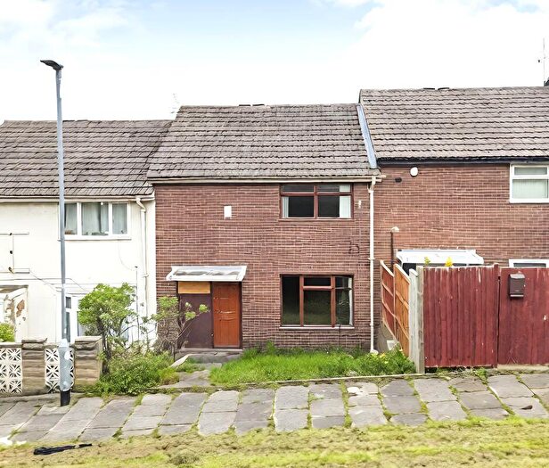 3 Bedroom Terraced House For Sale In Snowden Close, Leeds, LS13