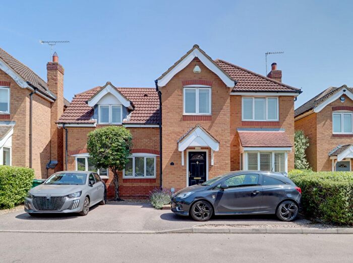 4 Bedroom Detached House For Sale In Suffolk Close, London Colney, St. Albans, AL2