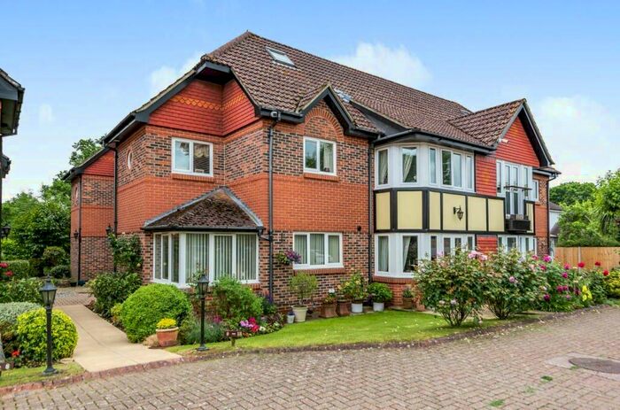 2 Bedroom Flat To Rent In Boakes Place, Ashurst, SO40