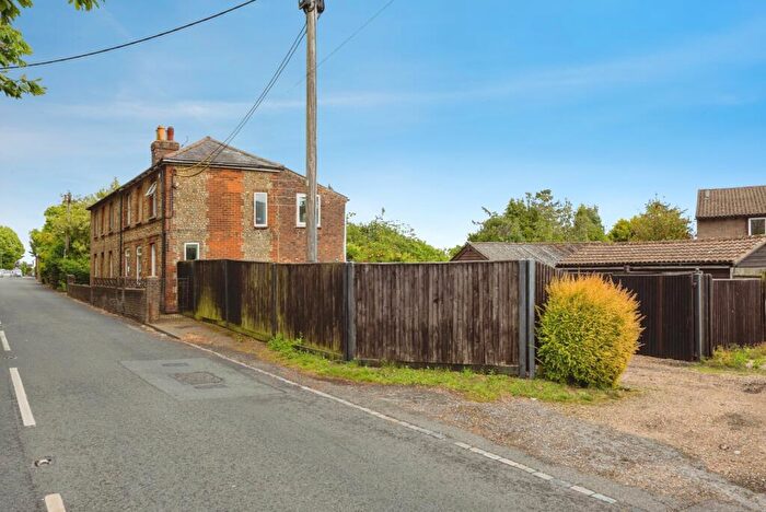 3 Bedroom Semi Detached House For Sale In Alma Lane, Farnham, Surrey, GU9