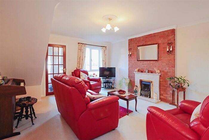 2 Bedroom Semi-Detached House For Sale In St. Wulstan Way, Southam, CV47