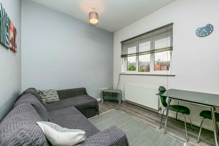 2 Bedroom Apartment To Rent In Town Centre, Guildford, GU2