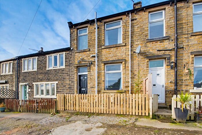 2 Bedroom Terraced House To Rent In Leymoor Road, Huddersfield, West Yorkshire, HD3
