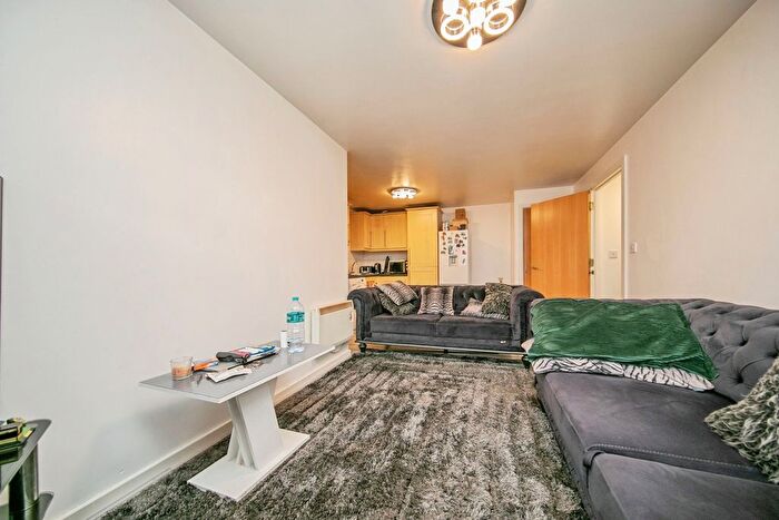 2 Bedroom Flat For Sale In Bramford Road, Ipswich, Suffolk, IP1