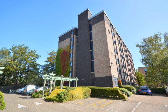 Studio To Rent In Mayflower House, Cambridge, CB4