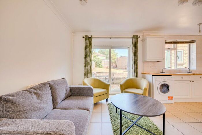 5 Bedroom Property To Rent In Warwick Road, Canterbury, CT1