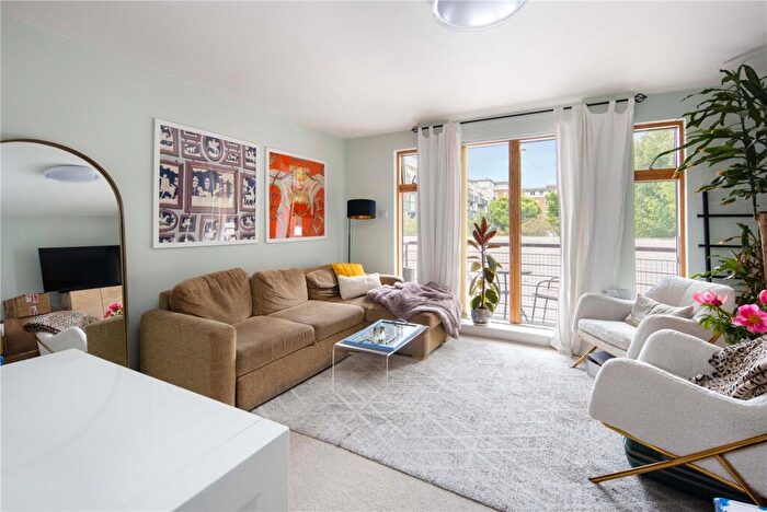 2 Bedroom Flat To Rent In Spital Square, London, E1