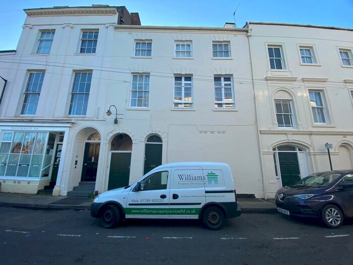 6 Bedroom Terraced House To Rent In Gloucester Street, CV31