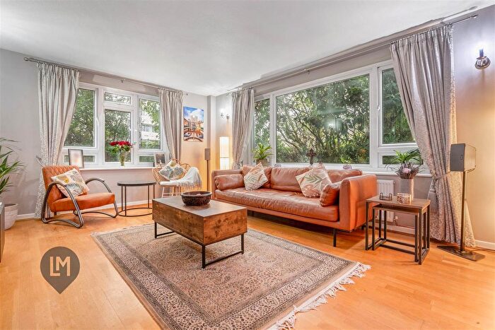 2 Bedroom Flat For Sale In Victoria Drive, London, SW19