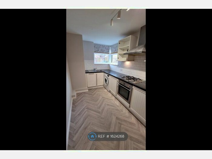 2 Bedroom Maisonette To Rent In Blenheim Road, London, SW20