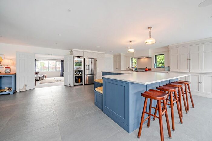 5 Bedroom Detached House To Rent In Paice Lane, Medstead, Alton, GU34