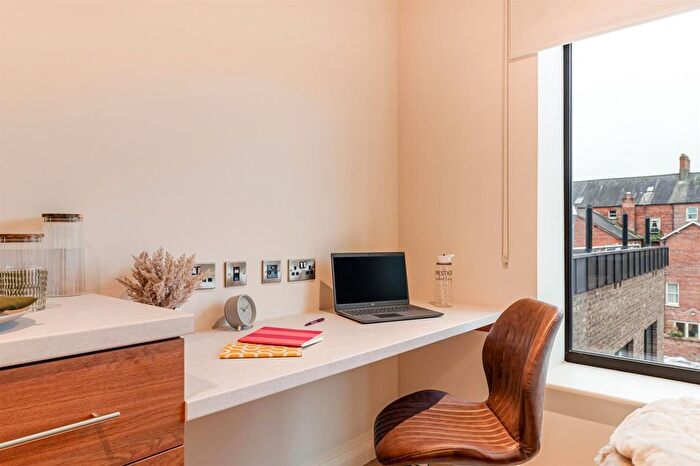 Studio To Rent In Elmwood Avenue, Belfast, BT9