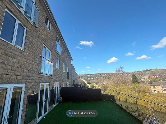 5 Bedroom Semi Detached House To Rent In Staley Road, Manchester, OL5