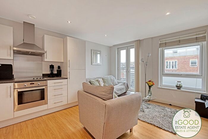 1 Bedroom Flat For Sale In - High Road, Loughton, IG10