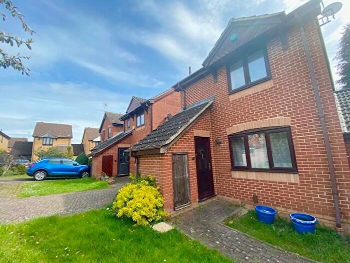 3 Bedroom House To Rent In Crosby Court, Crownhill, Milton Keynes, MK8