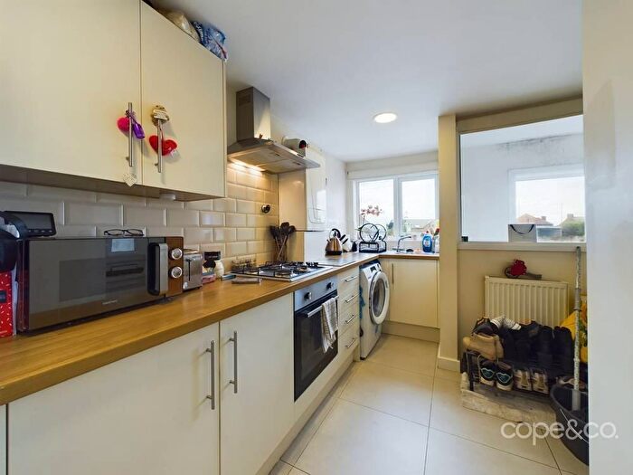 2 Bedroom Flat To Rent In High Street, Heanor, Derbyshire, DE75