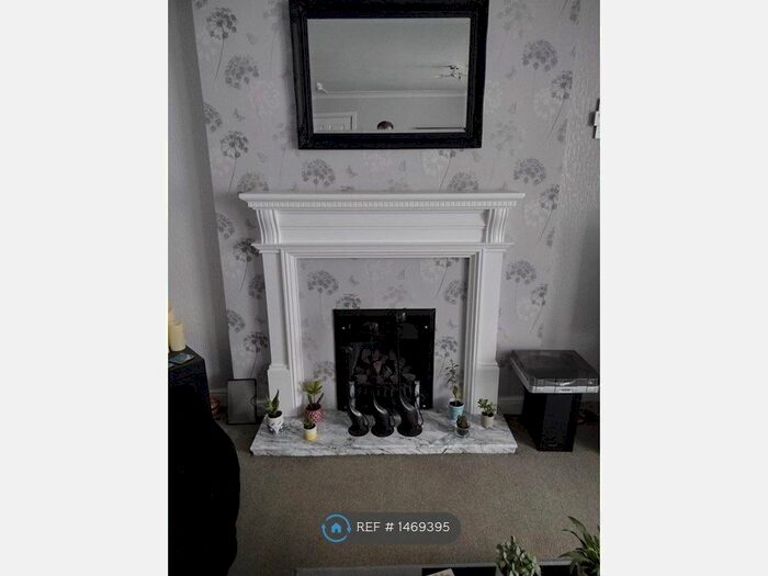 4 Bedroom Flat To Rent In Adelaide House, Scarborough, YO11