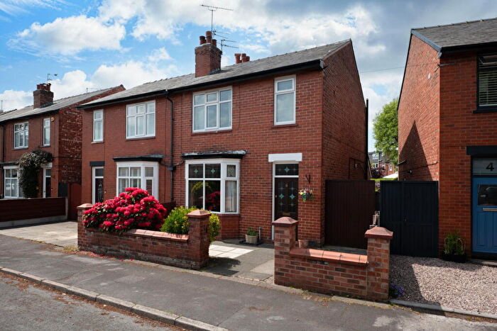 3 Bedroom Semi-Detached House For Sale In Torquay Grove, Woodsmoor, Stockport, SK2