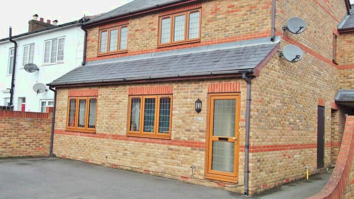 2 Bedroom Property To Rent In Feltham Hill Road, Ashford TW15