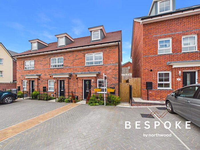 4 Bedroom Flat For Sale In Wilshaw Place, Macclesfield, SK11