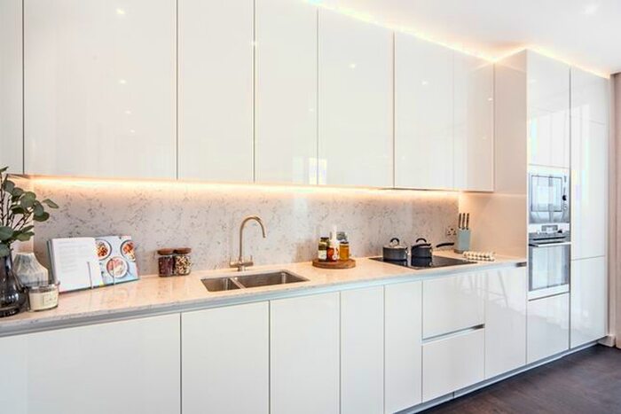 2 Bedroom Flat To Rent In Charles Clowes Walk, London, SW11