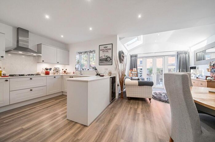 4 Bedroom Detached House For Sale In Goshawk Drive, Chichester, PO20