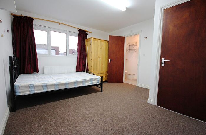 Studio To Rent In Kingsley Road, Hounslow, TW3