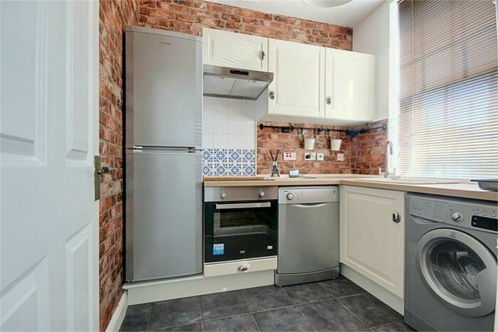 1 Bedroom Flat To Rent In James Lee Square, Enfield, Middlesex, EN3