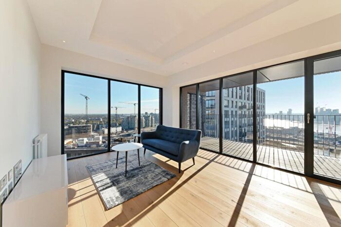 1 Bedroom Apartment For Sale In Modena House, London City Island, London, E14