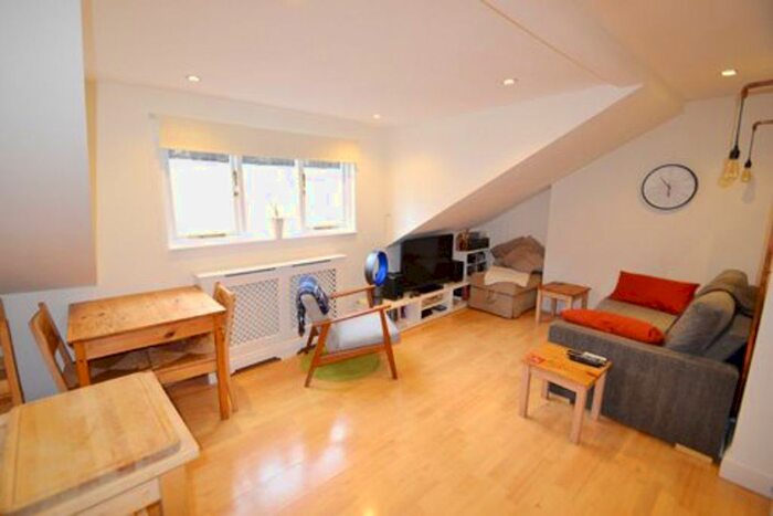 1 Bedroom Flat To Rent In Newington Green Road, London, N1