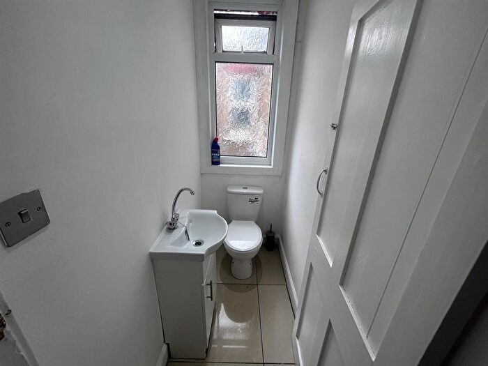 2 Bedroom Flat To Rent In Hanover Road, Tottenham, London, N15