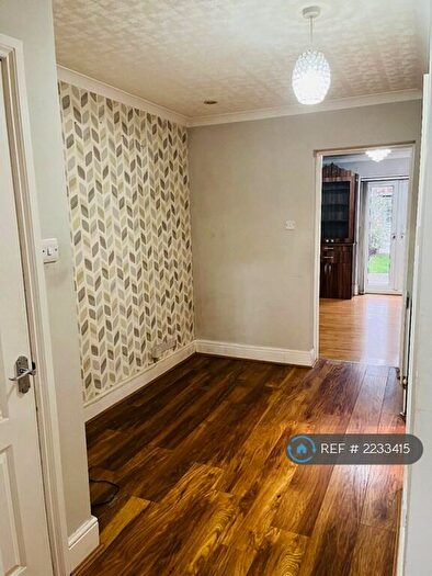 3 Bedroom Semi-Detached House To Rent In Chiltern Road, Burnham, Slough, SL1