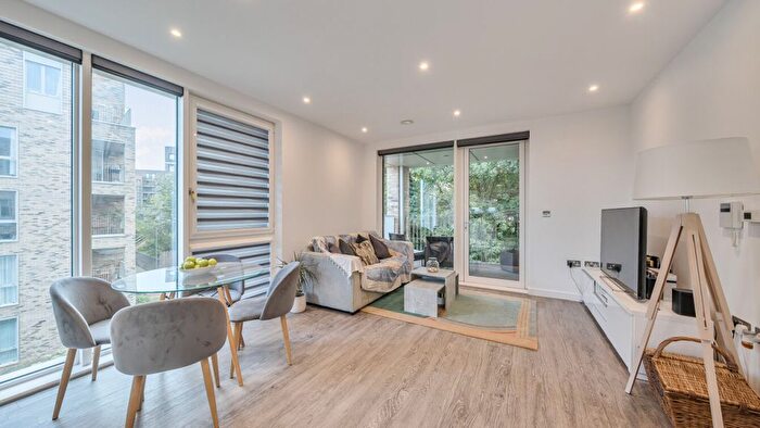 2 Bedroom Flat For Sale In Townsend House, Cornforth Lane, Mill Hill, NW7