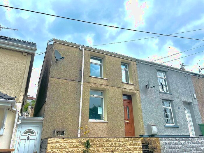 3 Bedroom End Of Terrace House For Sale In School Street, Tonyrefail, Porth, CF39