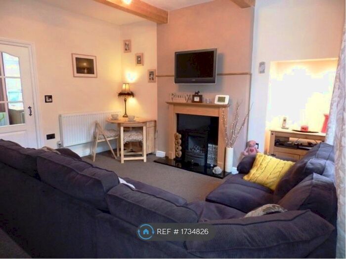 2 Bedroom Terraced House To Rent In Thorn Street, Keighley, BD22