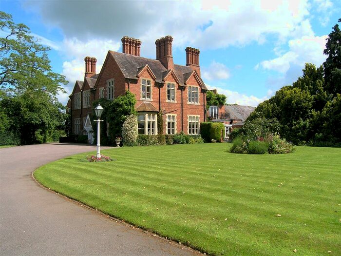 2 Bedroom Flat To Rent In Staple Hill, Wellesbourne, Warwick, CV35