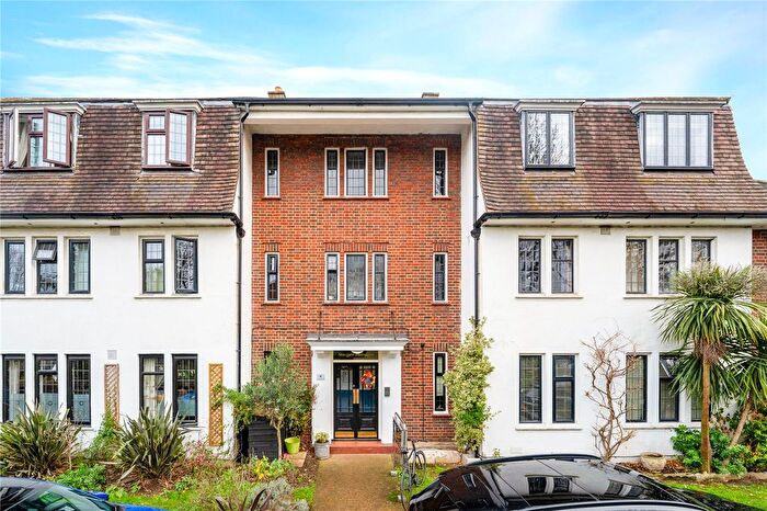 2 Bedroom Flat For Sale In Tower Road, Twickenham, TW1