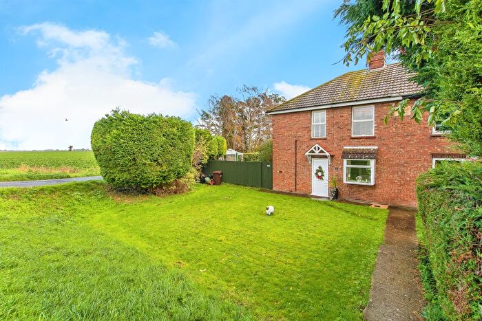 3 Bedroom Semi-Detached House For Sale In Lutton Bank, Lutton, Spalding, PE12