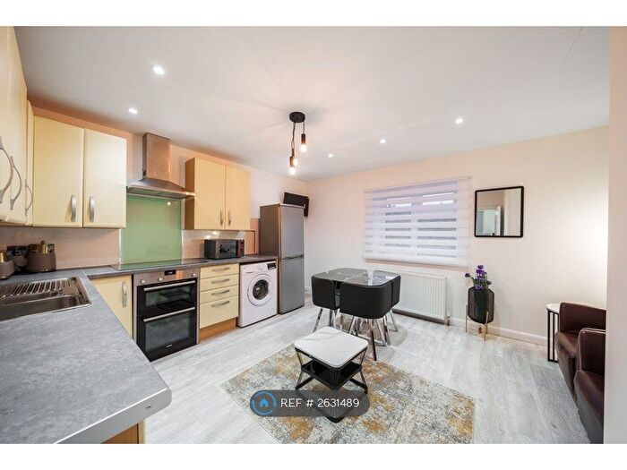 1 Bedroom Terraced House To Rent In The Grove, Egham, TW20