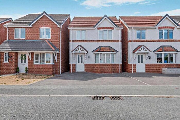 3 Bedroom Detached House For Sale In Mayfield Park, Saltney, Chester, CH4