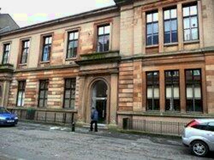 3 Bedroom Flat To Rent In Thomson Street, Dennistoun, Glasgow, G31