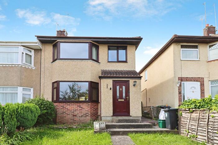 3 Bedroom Semi Detached House For Sale In Crispin Way, Bristol, BS15