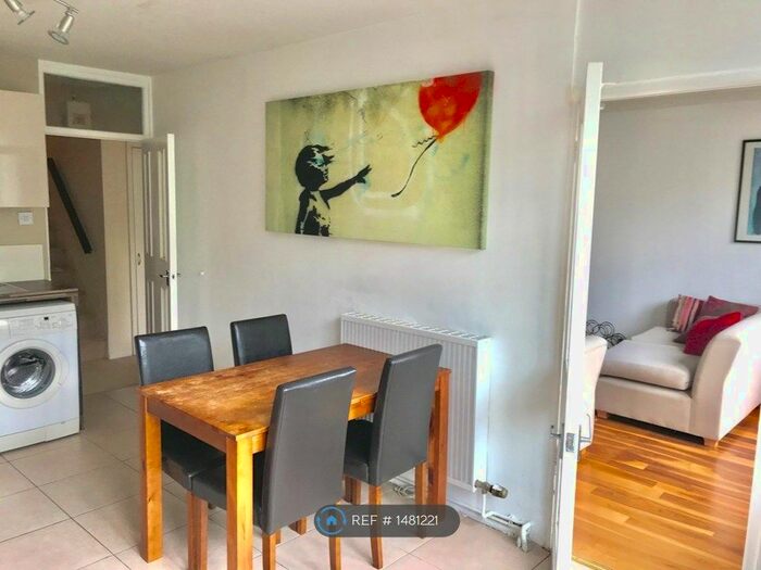 2 Bedroom Flat To Rent In Old Street, London, EC1V