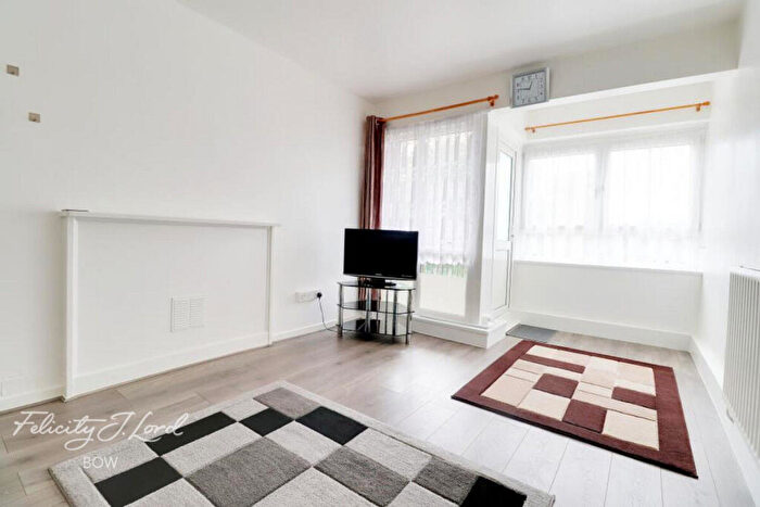 1 Bedroom Apartment To Rent In Harford Street, London, E1