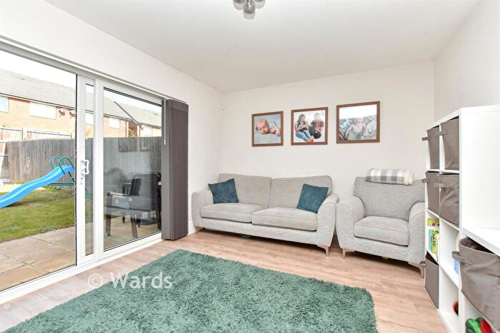3 Bedroom Semi Detached House For Sale In Papyrus Drive, Sittingbourne, Kent, ME10