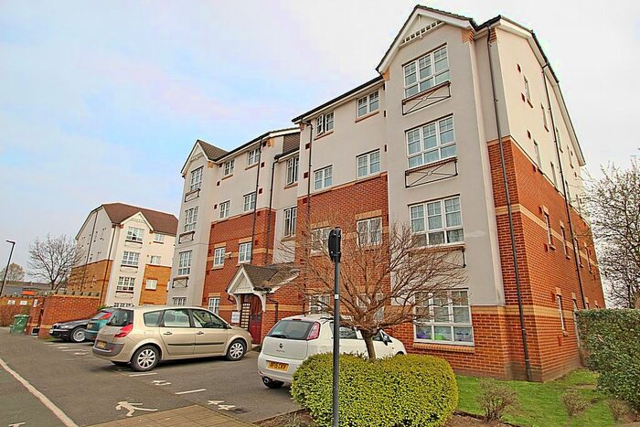2 Bedroom Flat To Rent In Perkin Close, Hounslow TW3